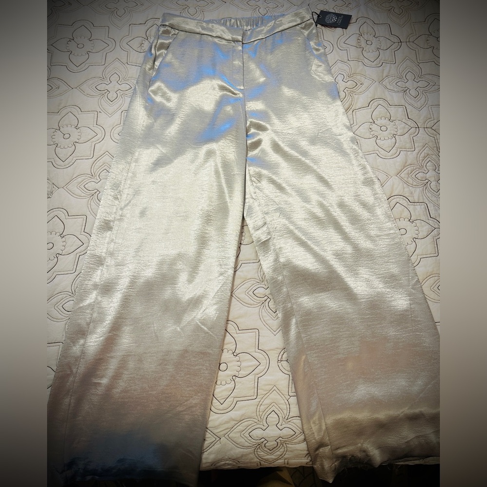 Vince Camuto La Vie en Rose wide leg Metallic Silver pants. Size 10